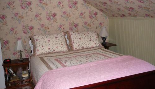Standard Queen Room