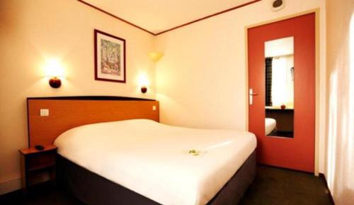 Double Room with One Double Bed