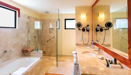 Royal Level Luxury (2 Adults + 1 Child)