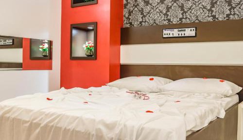 Deluxe Suite with Spa Bath