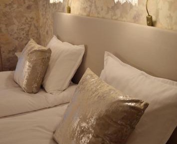 Twin Room with Shared Bathroom