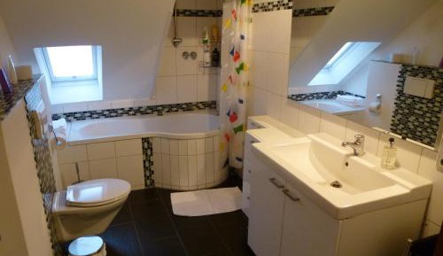 Economy Single Room with Shared Bathroom and Toilet