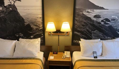 Queen Room with Two Queen Beds - Non-Smoking