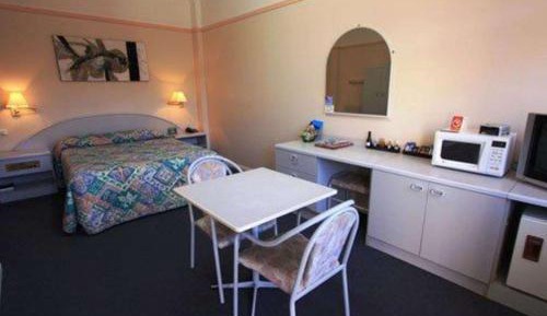 Queen Room 