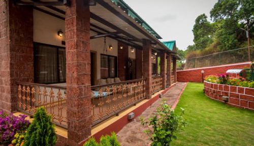 Villa with Garden View