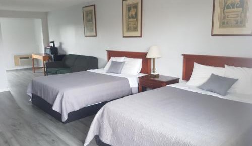 Deluxe Family Suite