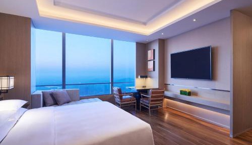 Diplomatic Deluxe Suite