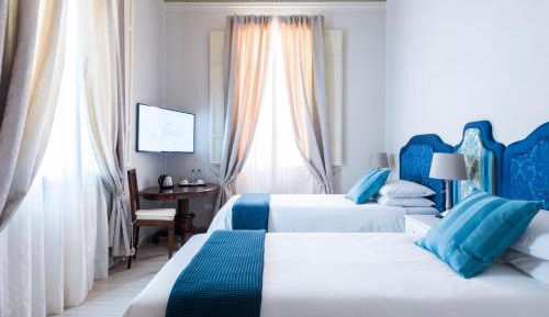 Double or Twin Room with Private External Bathroom