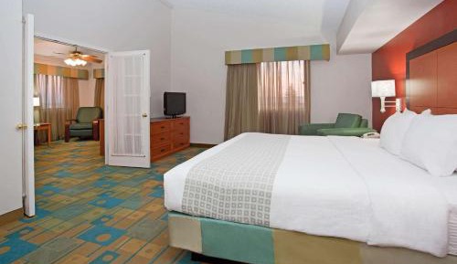 One-Bedroom King Suite - Non-Smoking