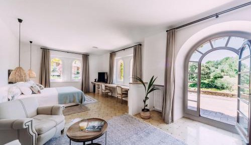 Deluxe Double Room with Terrace