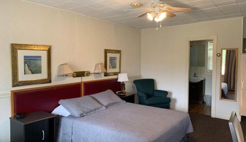 Queen Room