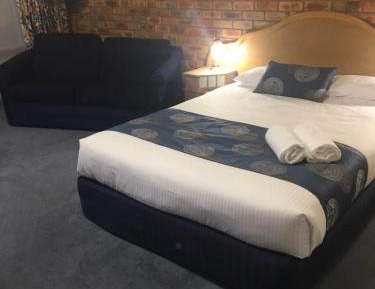 Standard Queen Room