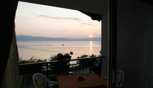 Apartment with Lake View