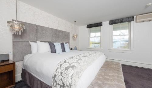 Suite with Balcony