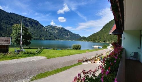 Apartment with Lake View