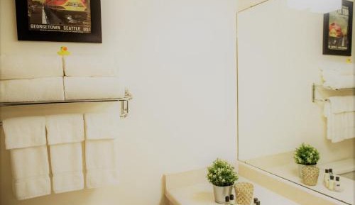 Classic Queen Room