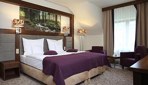 Superior Room with 2 Connecting Zip Beds