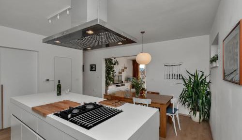 Deluxe Apartment with Sea View