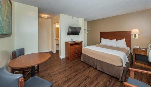 Upgraded Single Non-Smoking, Kitchenette