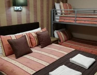 Family Room (2 Adults + 2 Children)