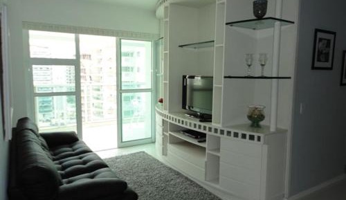 Apartment with Pool View 