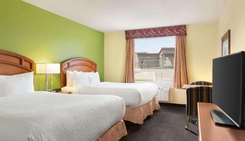 Queen Room with Two Queen Beds - Non-Smoking