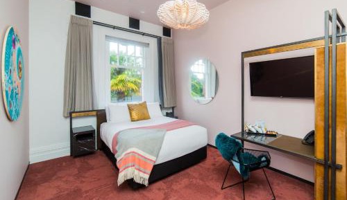 Deluxe Queen Room