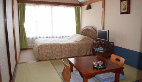 Family Room with Tatami Area and Shared Bathroom