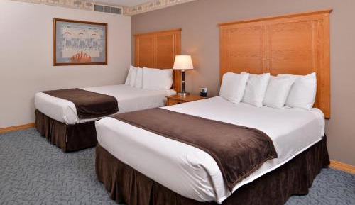 Deluxe Queen Room with Two Queen Beds