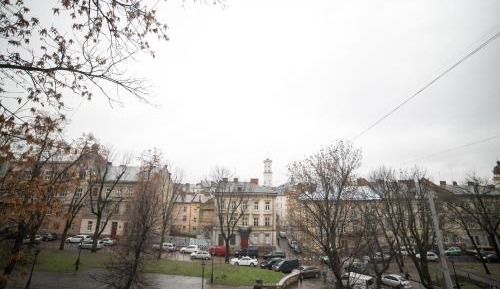 Deluxe Apartment - Danyla Halytskoho Square 2