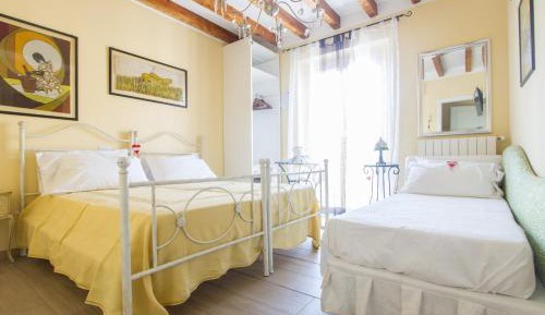 Triple Room with Private Bathroom