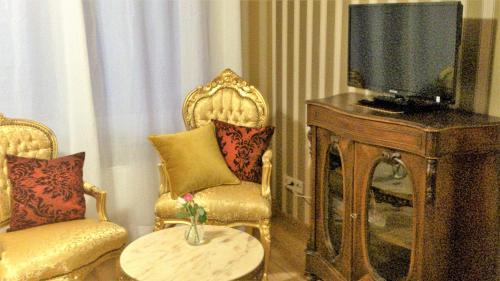 Deluxe Double Room with Shower
