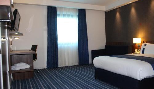 Standard Double Room with Single Sofa Bed and Free Hot Breakfast