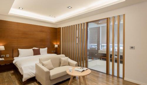 Deluxe Double Room with Bath