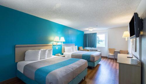 Deluxe Queen Room with Two Queen Beds - Non-Smoking