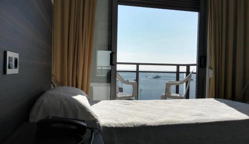 Double or Twin Room with Sea View