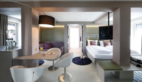 Double Room with Balcony (2.-7. Floor)