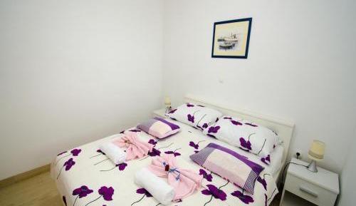One-Bedroom Apartment with Terrace and Partial Sea View