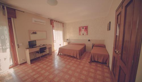 Comfort Triple Room