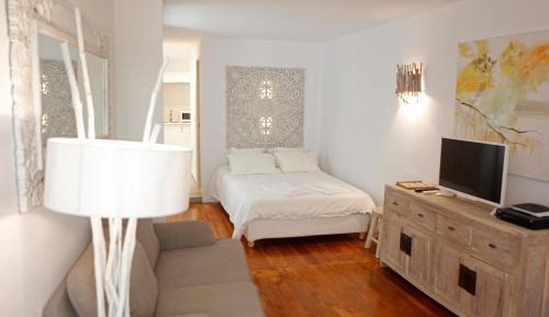 Deluxe Studio First Floor