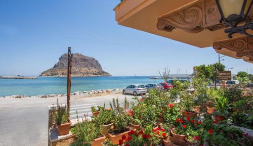 Triple Room with Partial Sea View