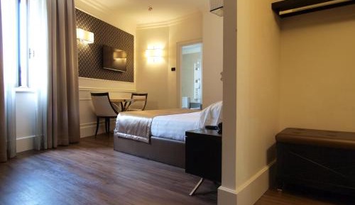 Deluxe Studio (2 Adults)