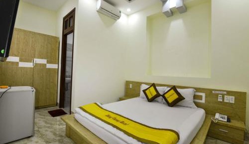 Deluxe Queen Room