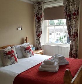 Double Room with Bath/Shower (Pet Friendly)