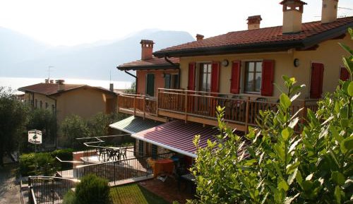 Two-Bedroom Apartment with Garden View