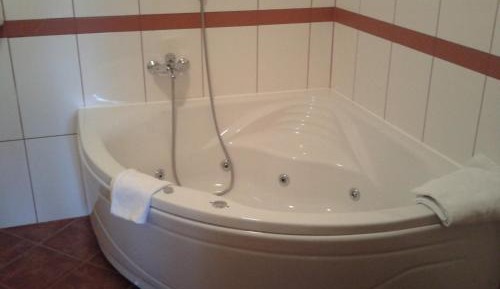 One-Bedroom Suite with Balcony