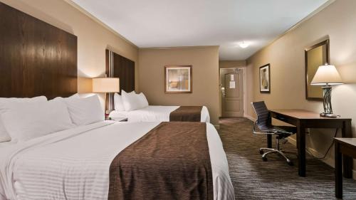 Queen Room with Two Queen Beds - Non-Smoking