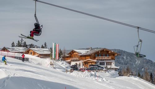 Chalet (12 Adults)