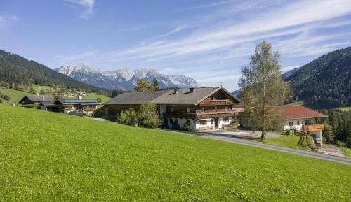 Apartment with Mountain View