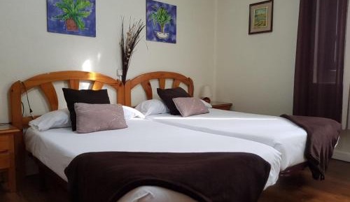 Double or Twin Room with Shared Bathroom